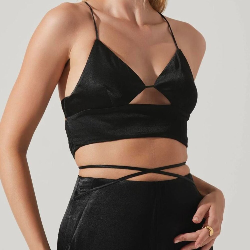 Womens Astr Black Satin Keyhole Cropped Strappy Halter Top S